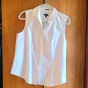 Talbots Woman's Sleeveless Button Down Shirt